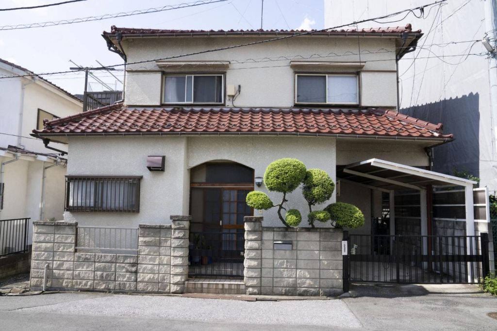 2階建ての一戸建て住宅