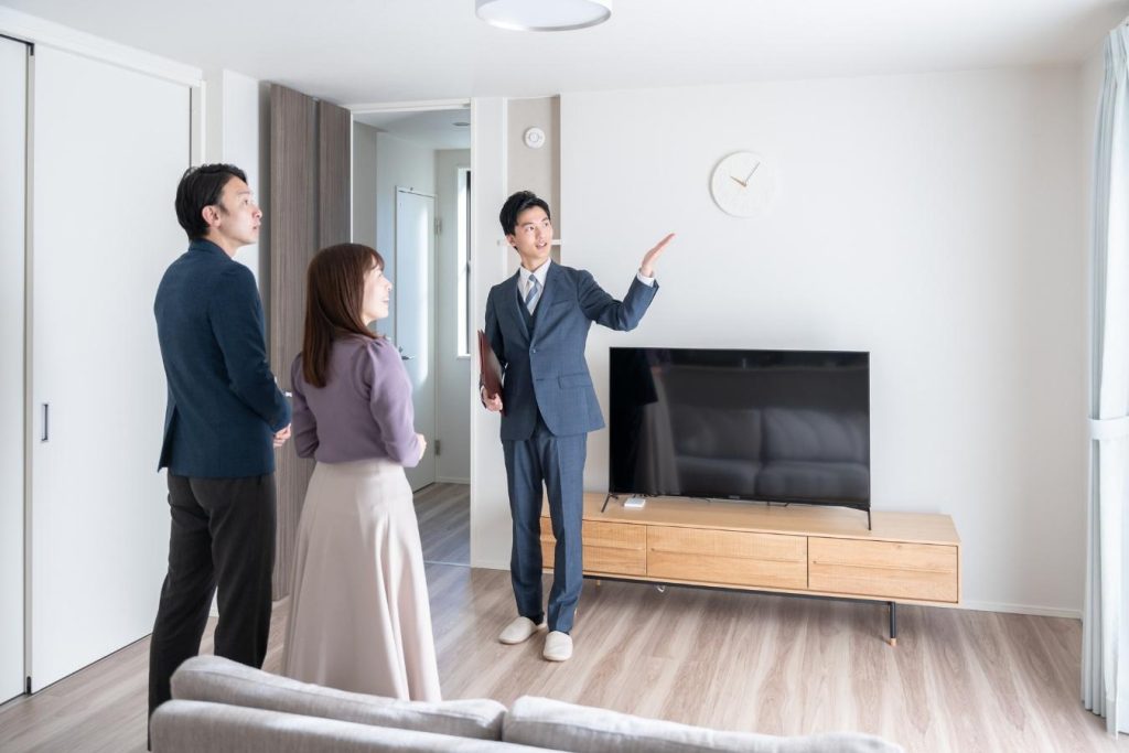 マンションの内覧の様子