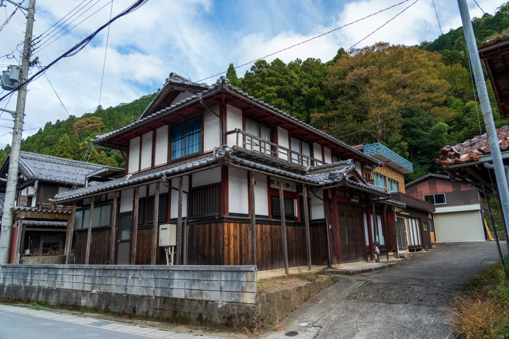 地方の古民家の外観