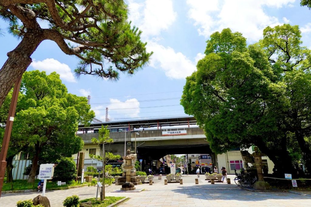 住吉大社駅周辺の街並み。